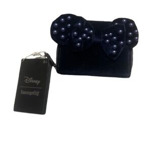 #631 NWT Disney Loungefly Minnie Ears blue pearls zipper closure